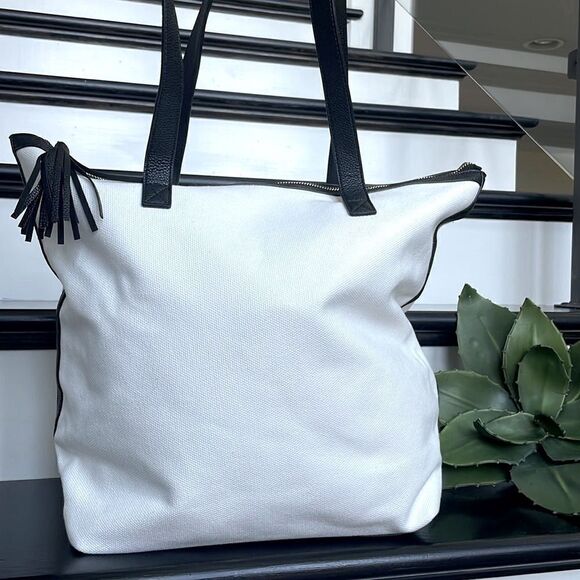 Walter Baker Curateur White Canvas Leather Tote Shoulder Bag Brand New - Picture 1 of 13